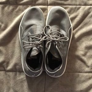 Jordan Eclipses size 5.5y fits a size 7.5 Womens